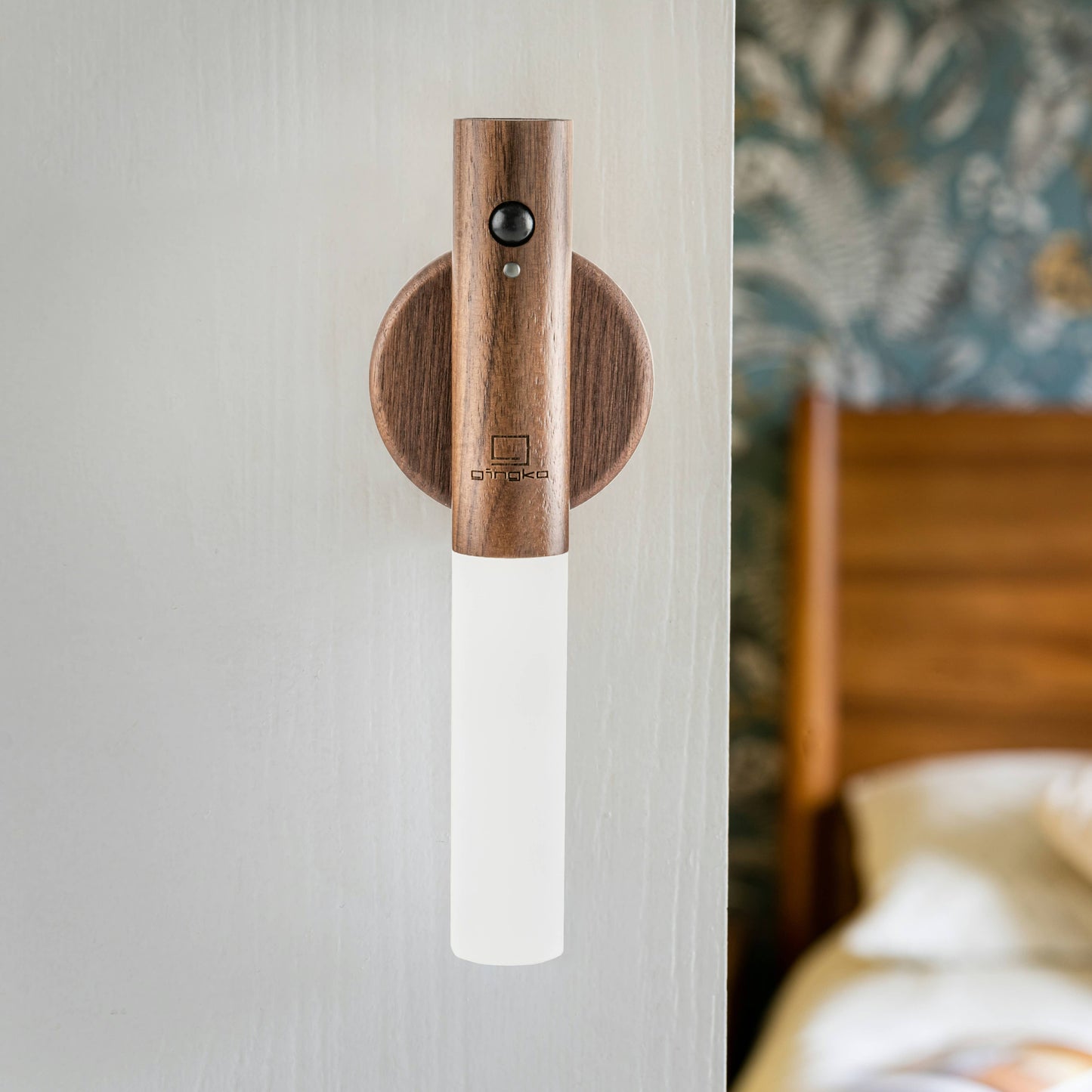 Smart Baton Light: Walnut