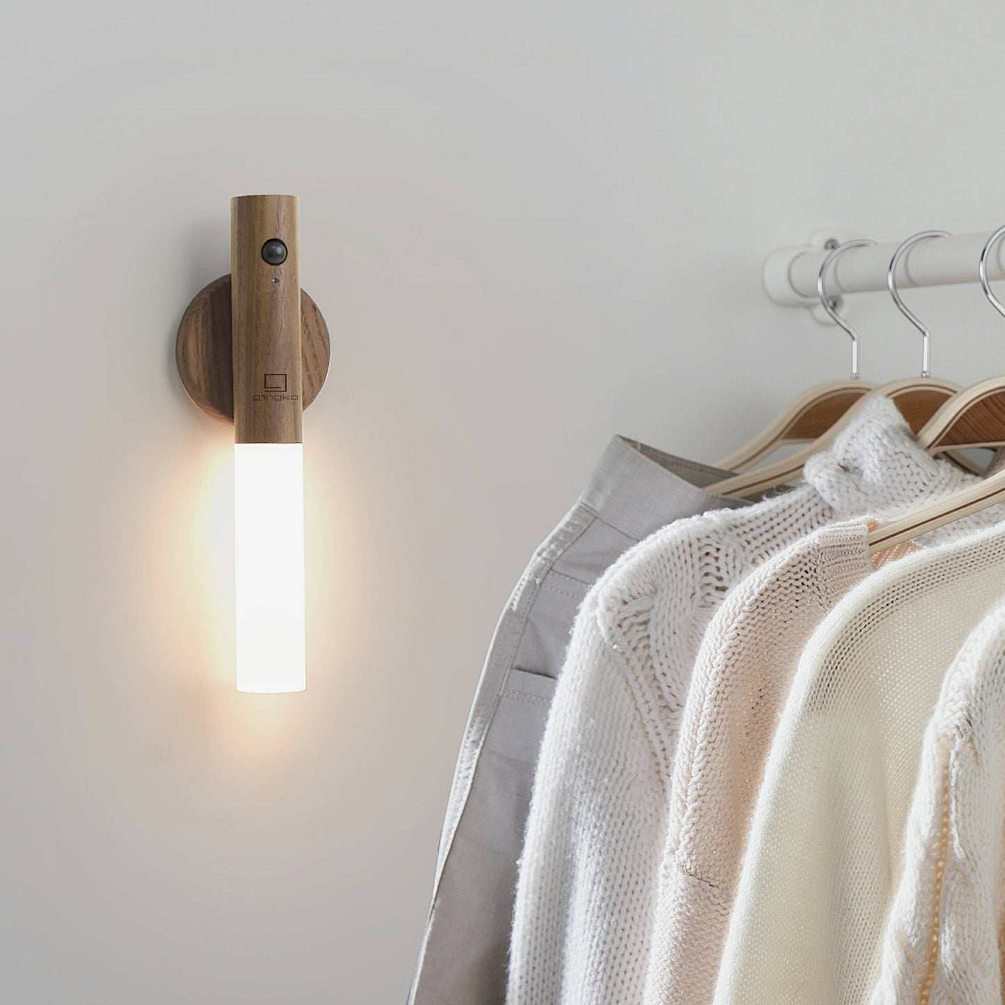 Smart Baton Light: Walnut
