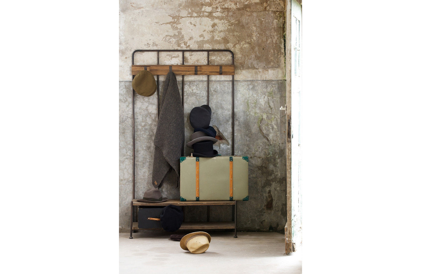 Cabide independente de estilo industrial