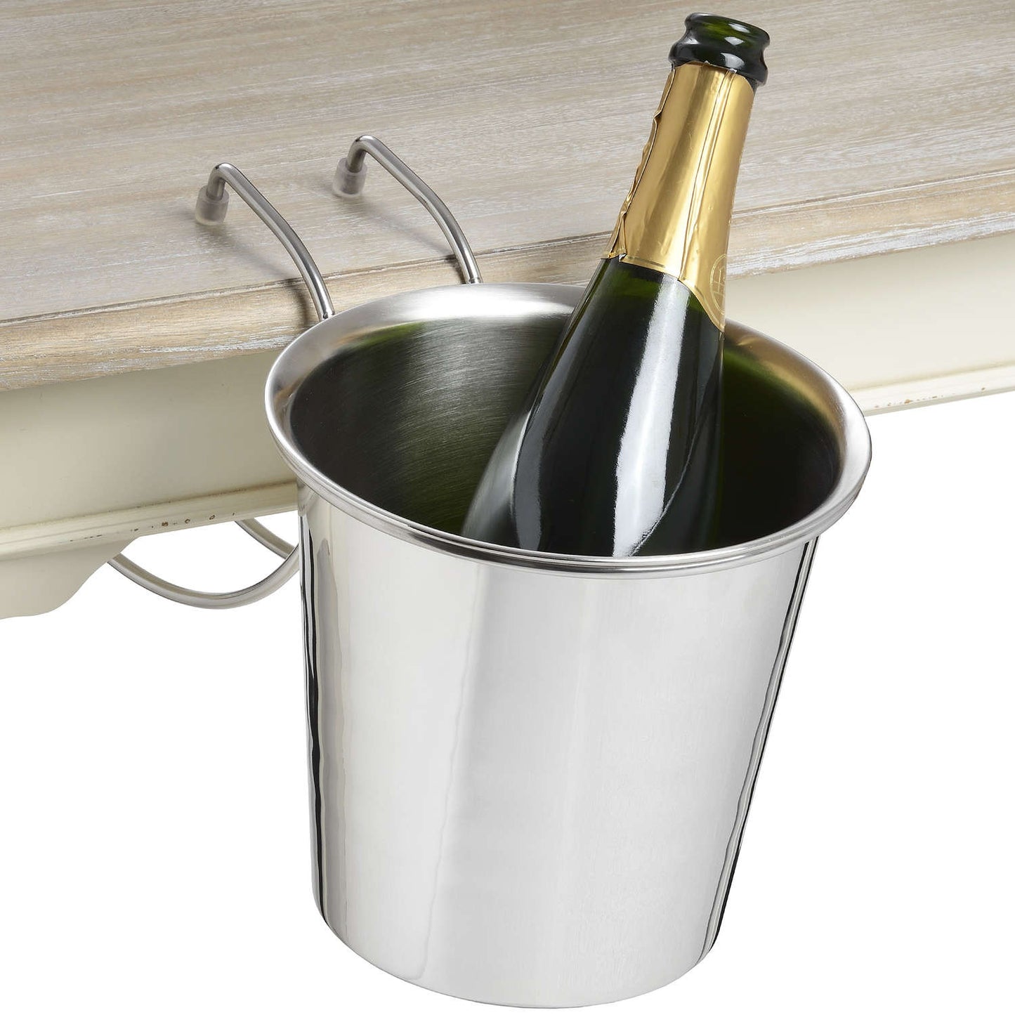 Clever-table-hanging-champagne-bucket-room-set