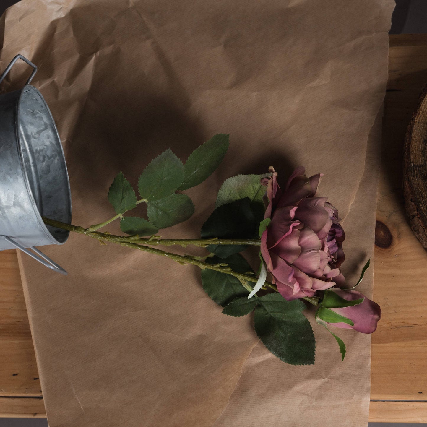 Dusty-pink-spray-rose-peony-detail