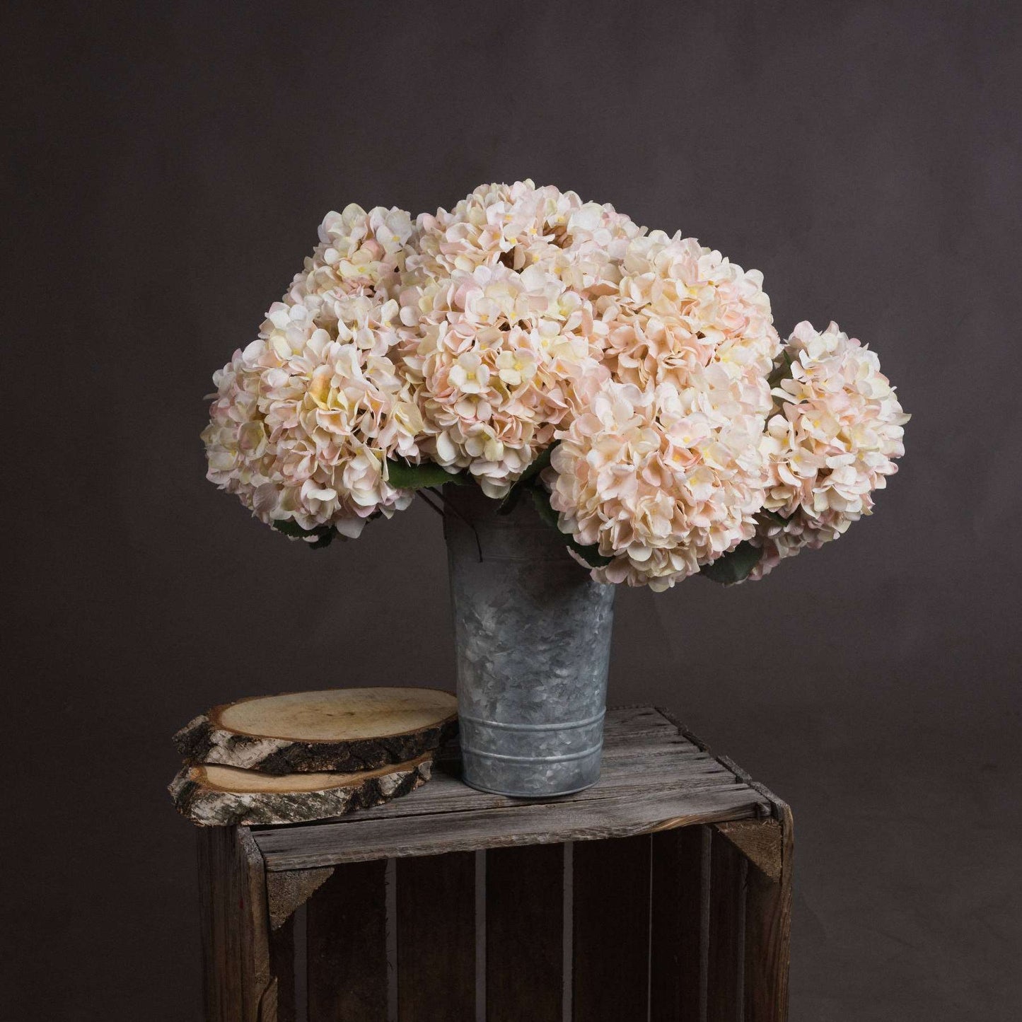 Autumn-white-hydrangea-room-set