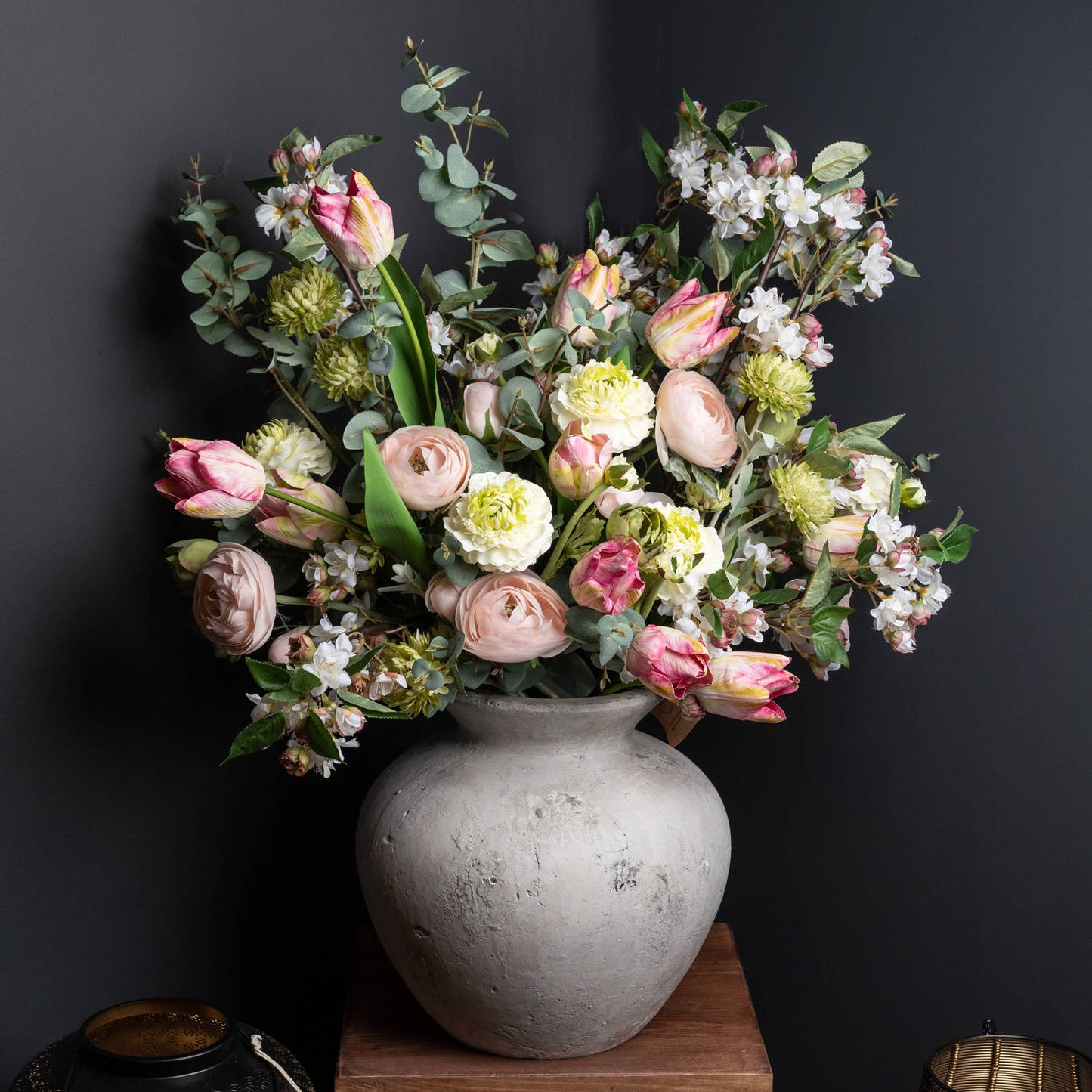 Darcy-antique-white-vase-decorative-inspiration