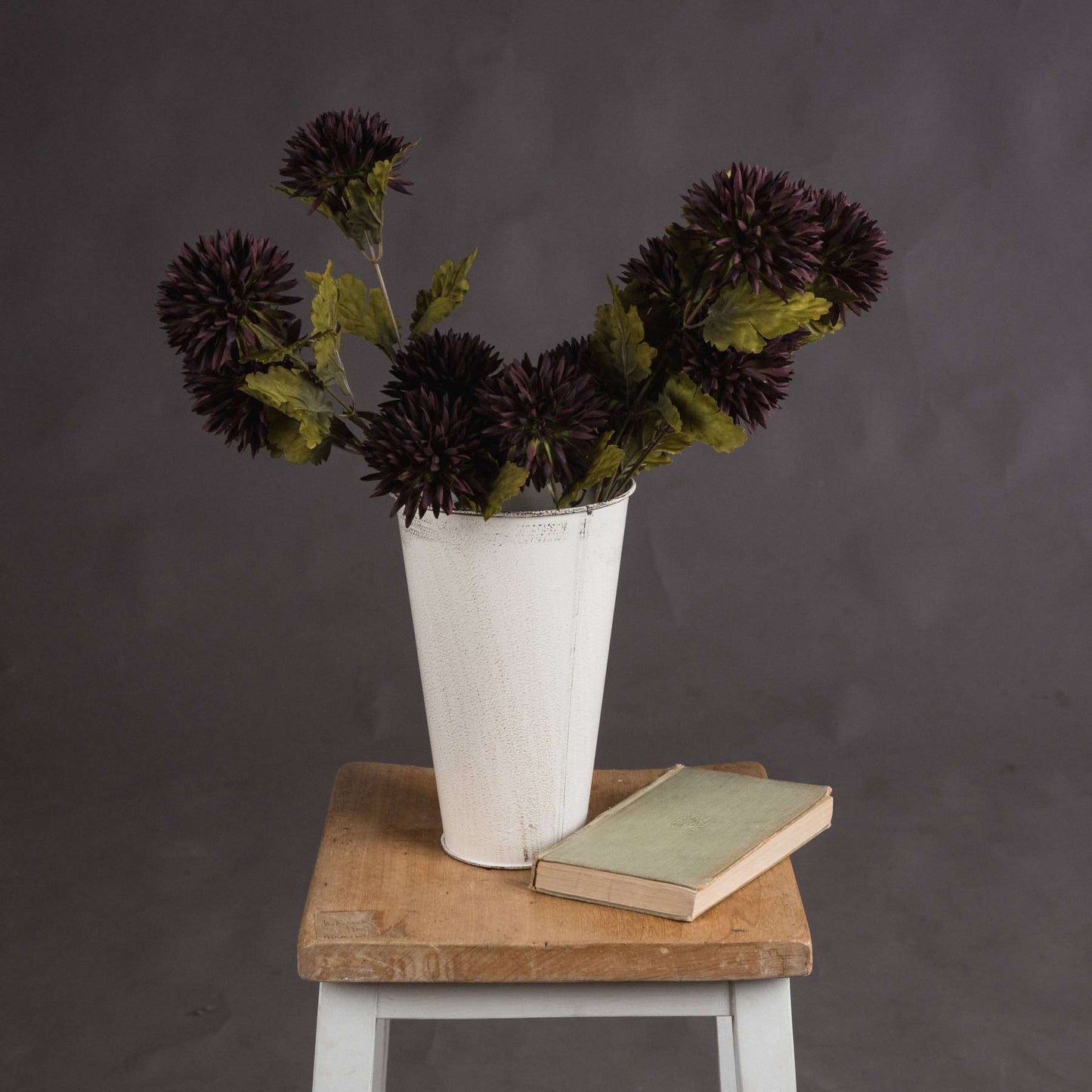 Chocolate-chrysanthemum-decorative-inspiration