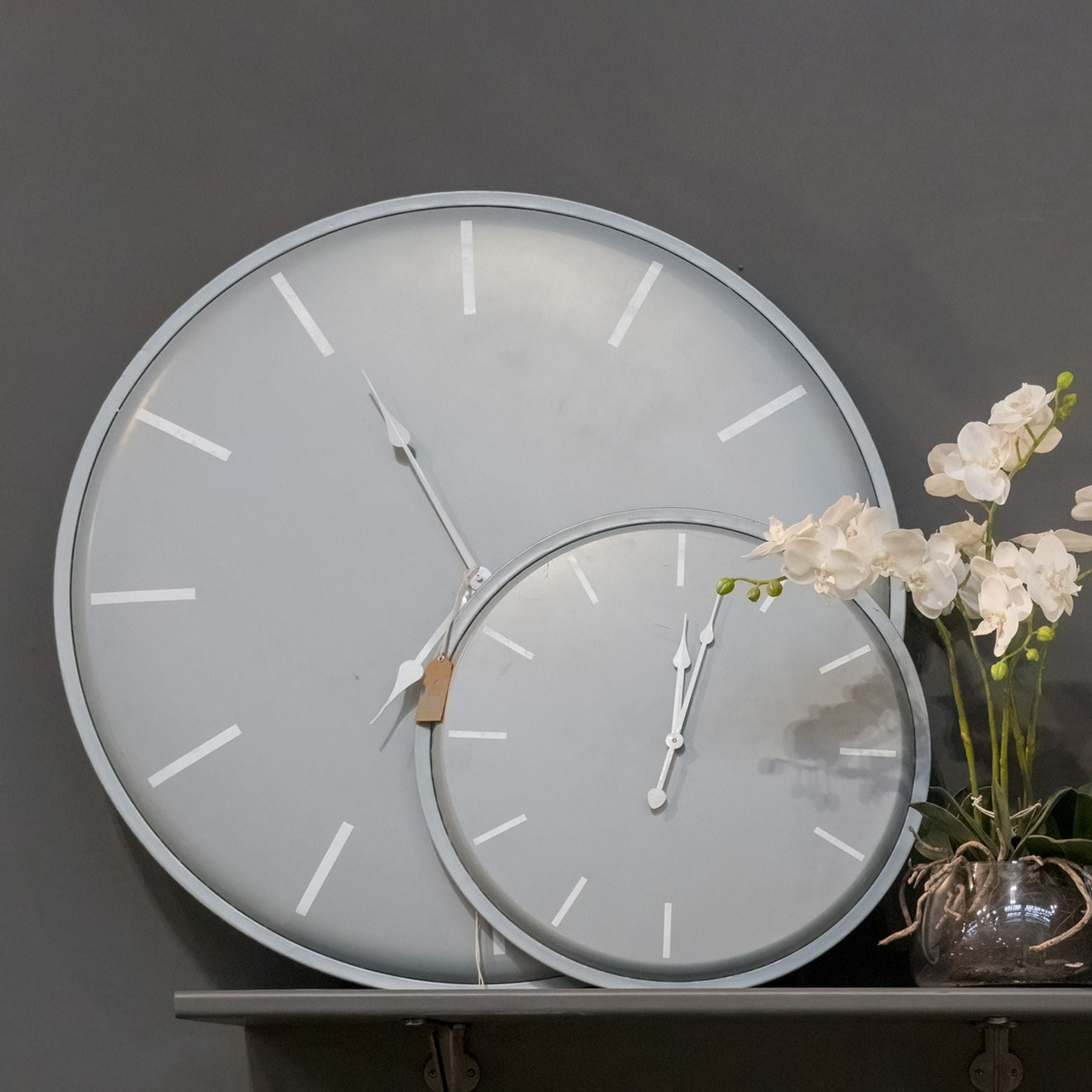 Karlsson-metal-clock-room-set