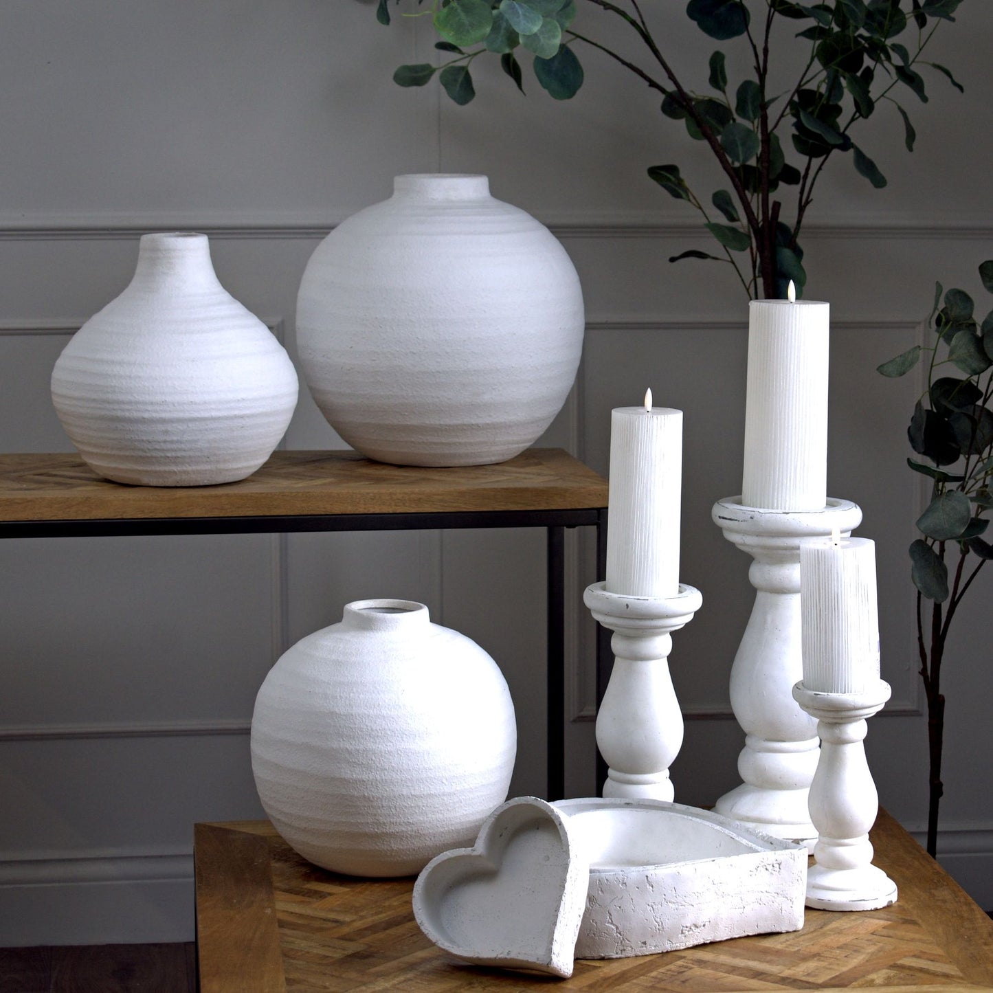 Amphora-matt-white-ceramic-vase-room-set