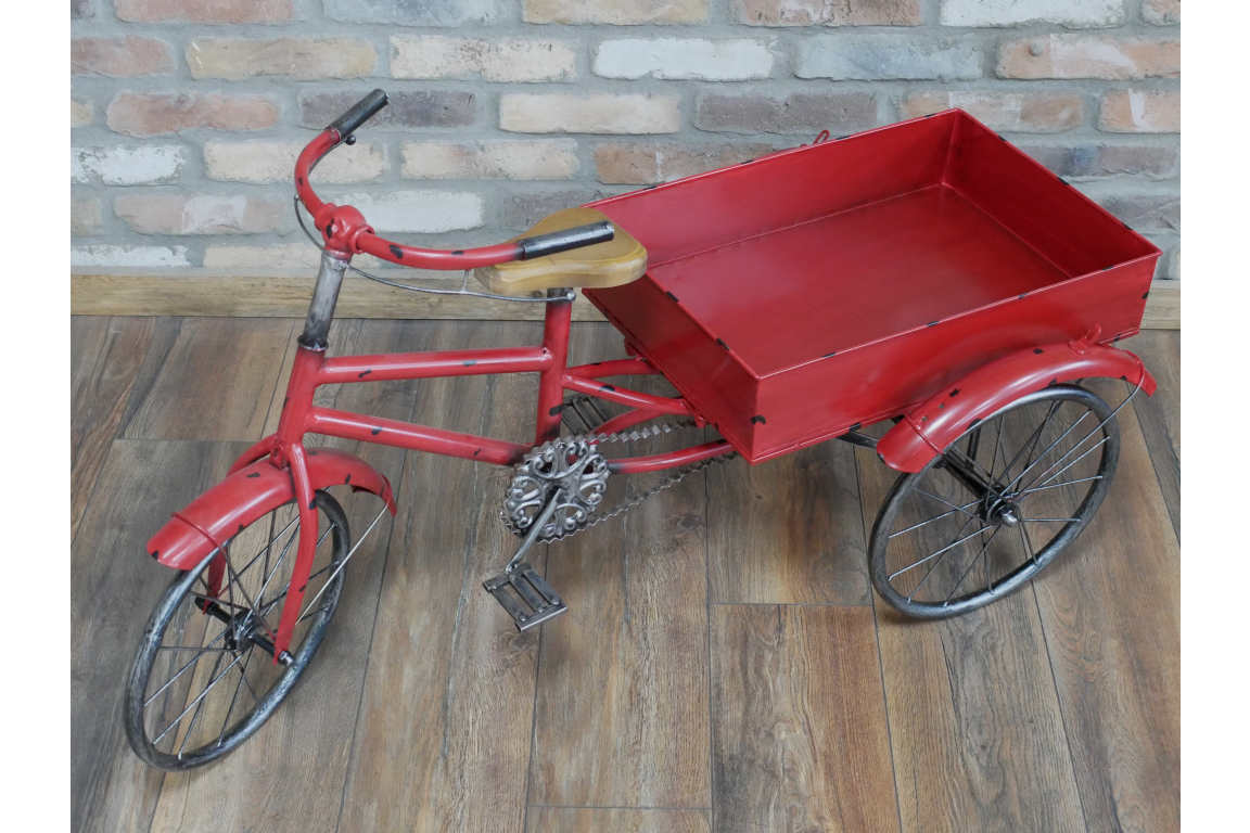 Tricycle-garden-ornament-planter-detail