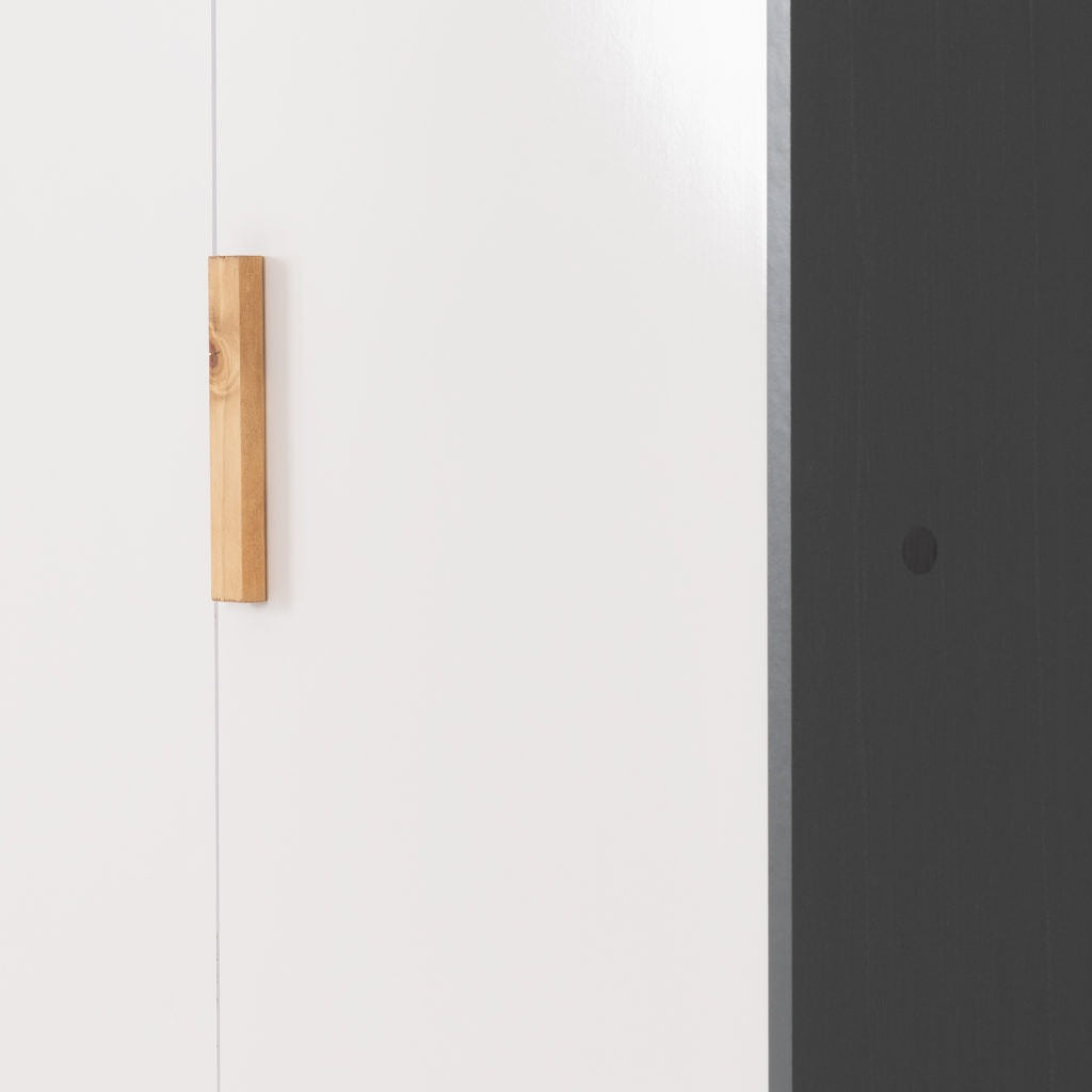 Cleveland-3-door-wardrobe-handle