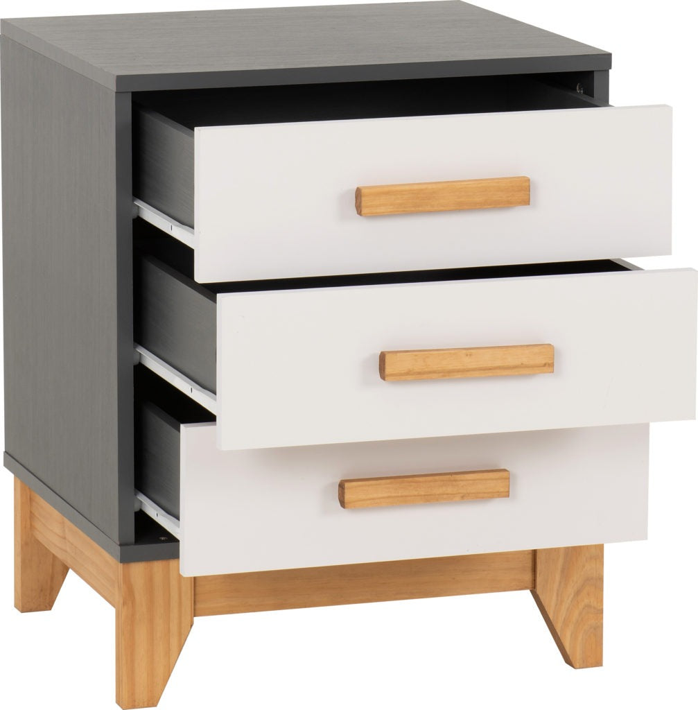 Cleveland-3-drawer-bedside-open