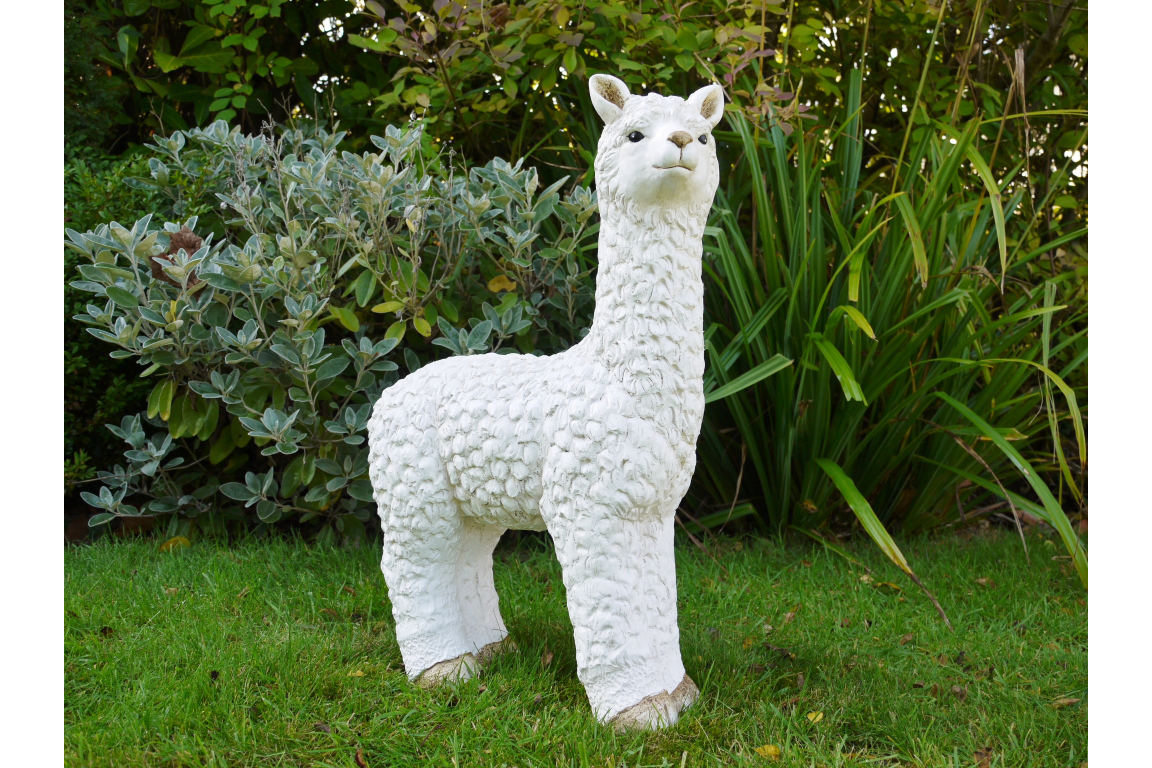 Llama-white-garden-décor