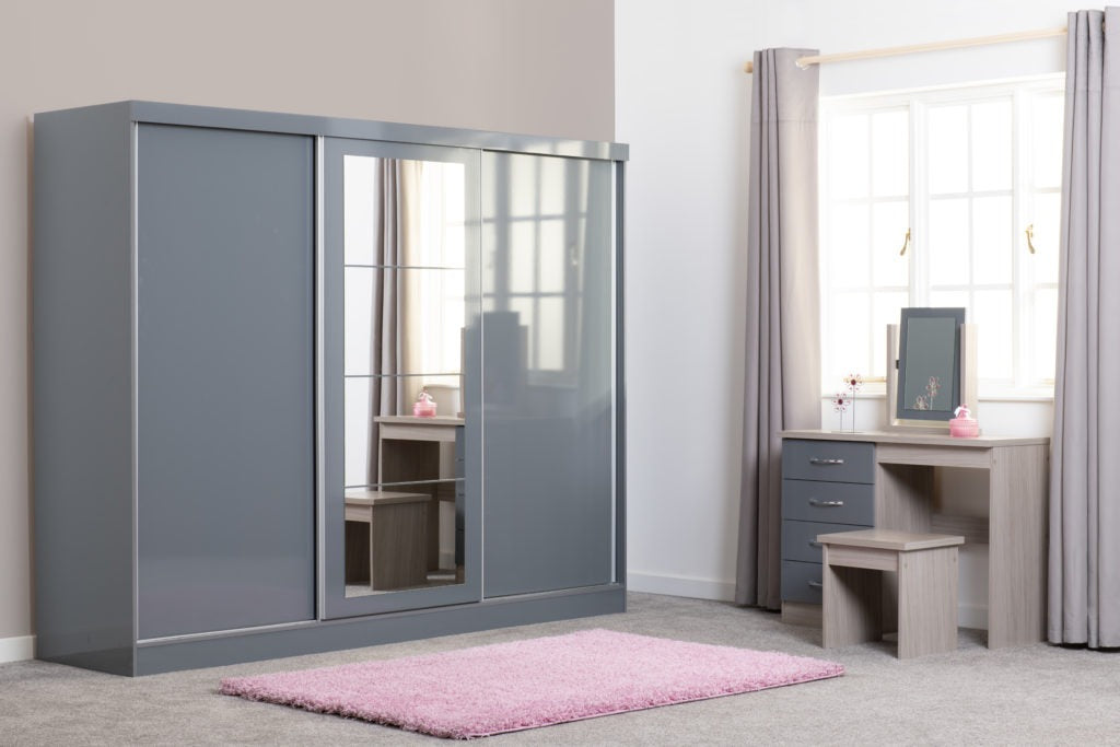 Nevada-3-door-sliding-wardrobe-grey-room-set