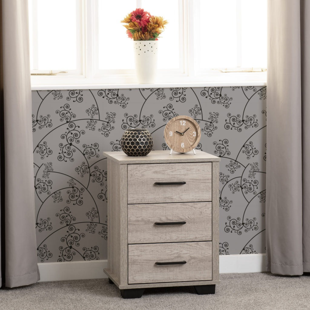 Oliver-3-drawer-bedside-display