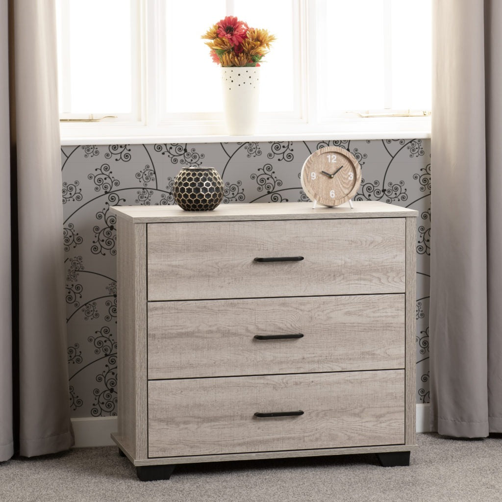 Oliver-3-drawer-chest-display