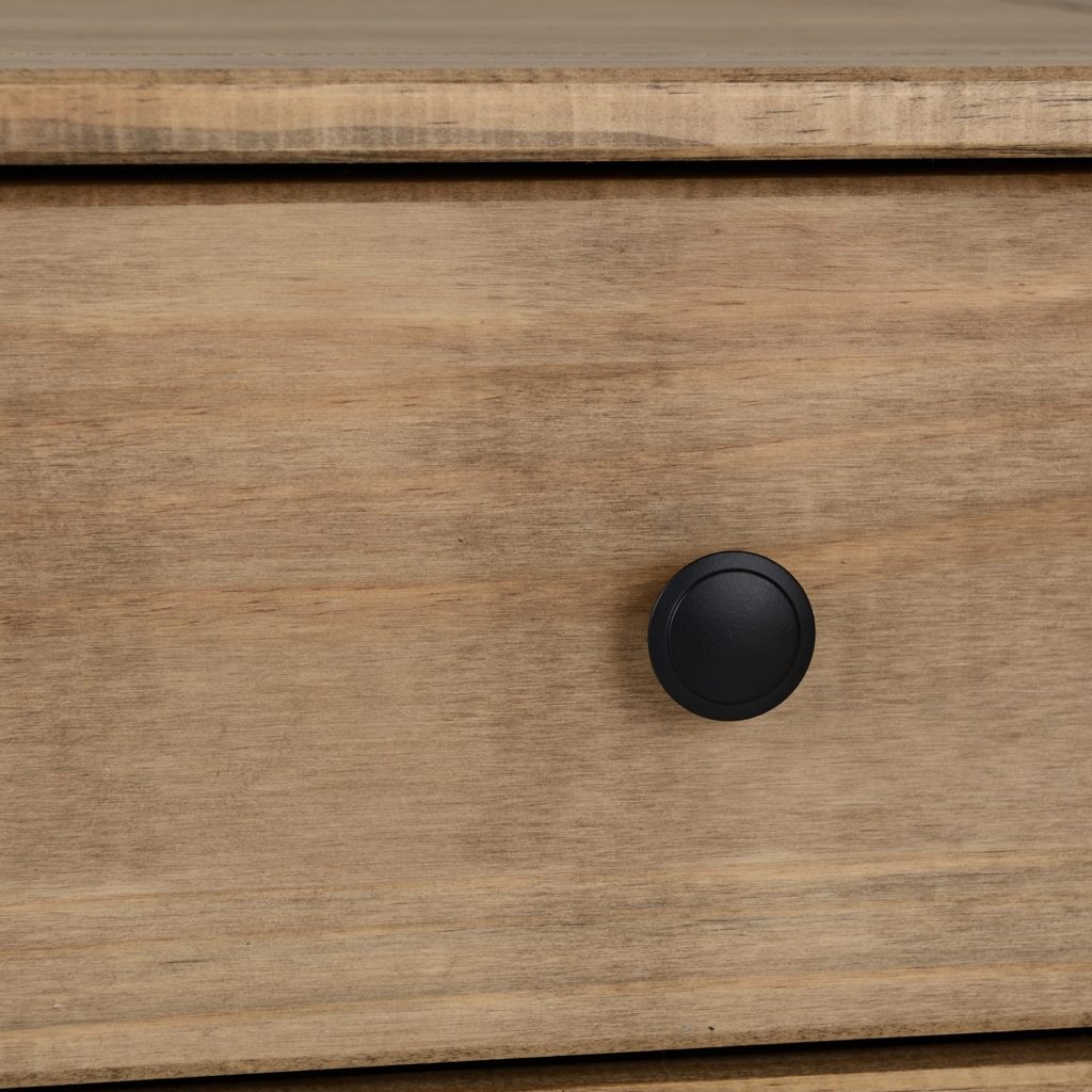 Panama-3-drawer-bedside-handle