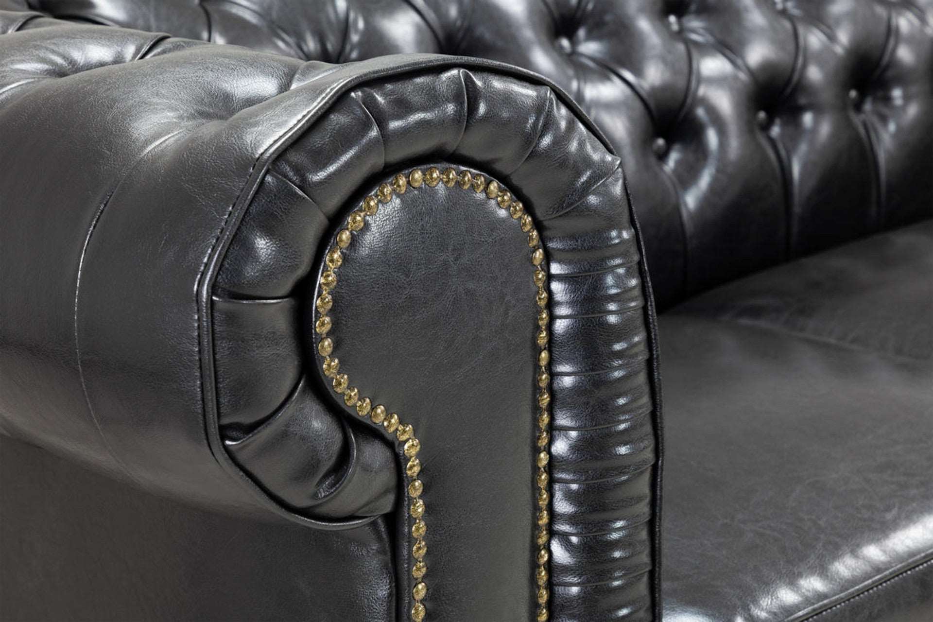 chesterfield-sofa-set-black-arm