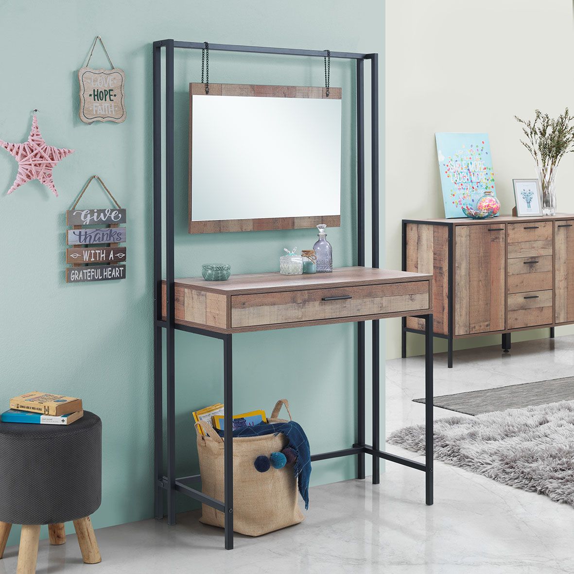 Stretton-dressing-table-with-mirror-room-set