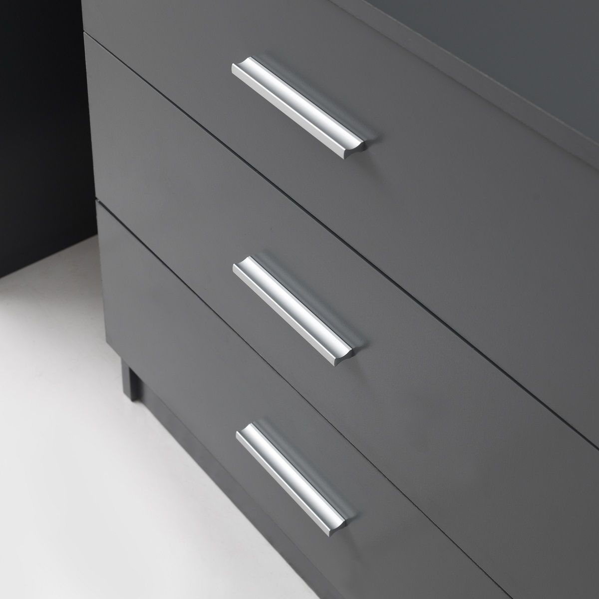 Rio-3-drawer-chest-handles