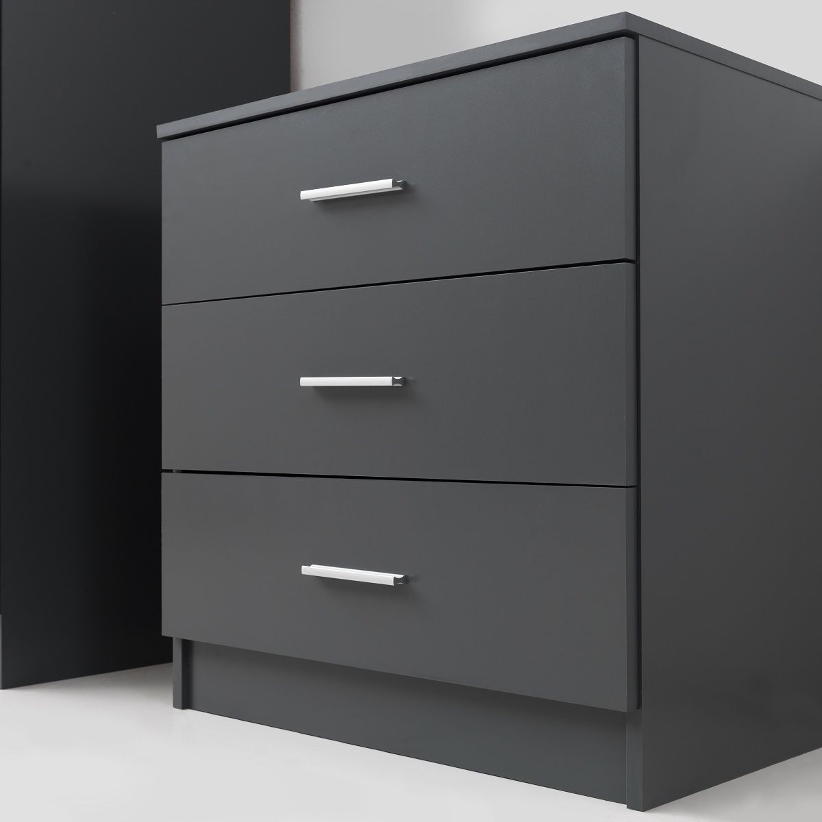 Rio-3-drawer-chest-grey-detail