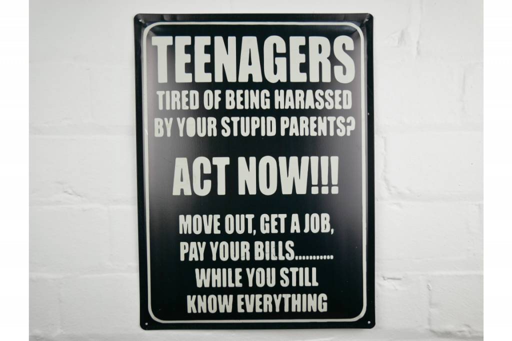 metal-tin-teenagers-sign