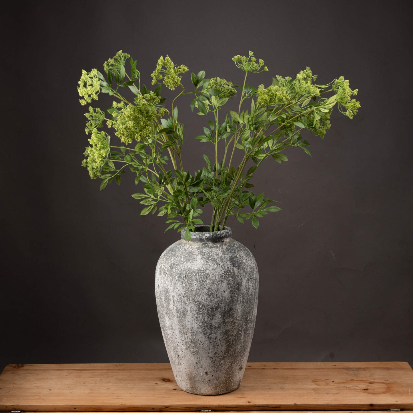 Faux-cow-parsley-Ammi-decorative-inspiration